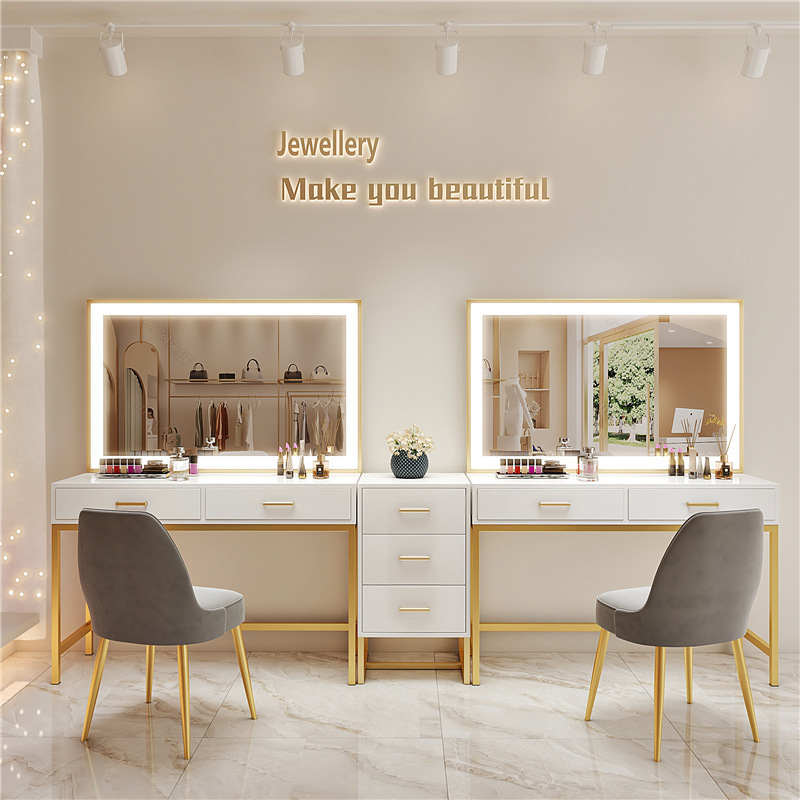 Beauty And Makeup Studio - Nail art makeup artist studio professional