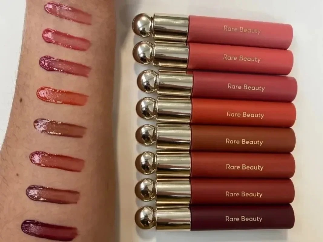 Rare Beauty New Smooth Liquid  - огляд і ціна Rare Beauty Makeup Kit
