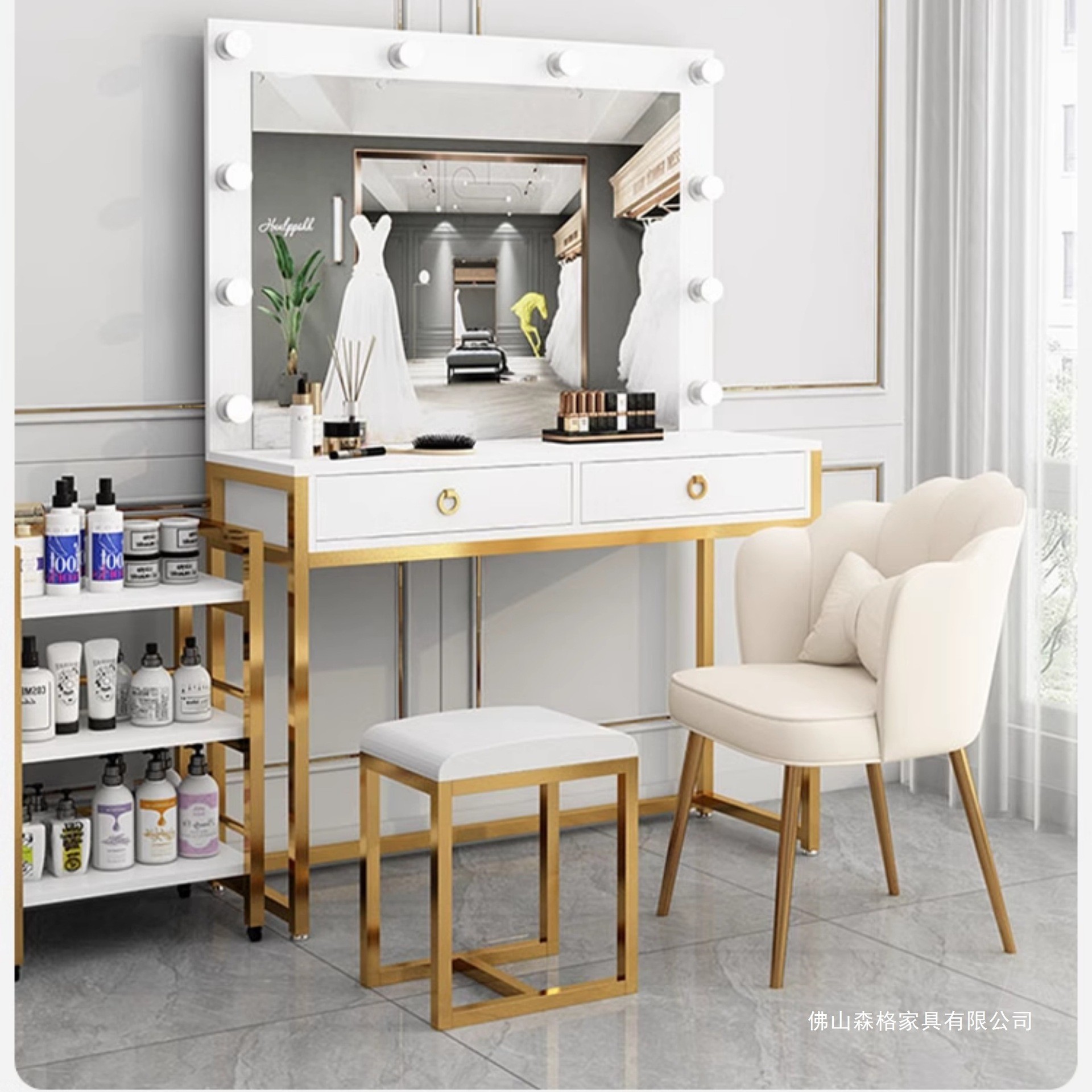 Studio dresser with lamp mirro - огляд і ціна Beauty And Makeup Studio