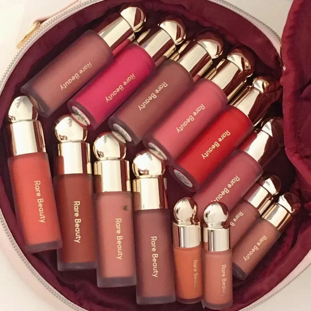 Rare Beauty Makeup Liquid Blus - огляд і ціна Rare Beauty Makeup Kit