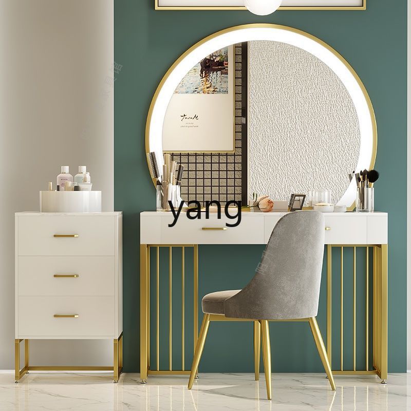 LMM light luxury marble beauty - огляд і ціна Beauty And Makeup Studio