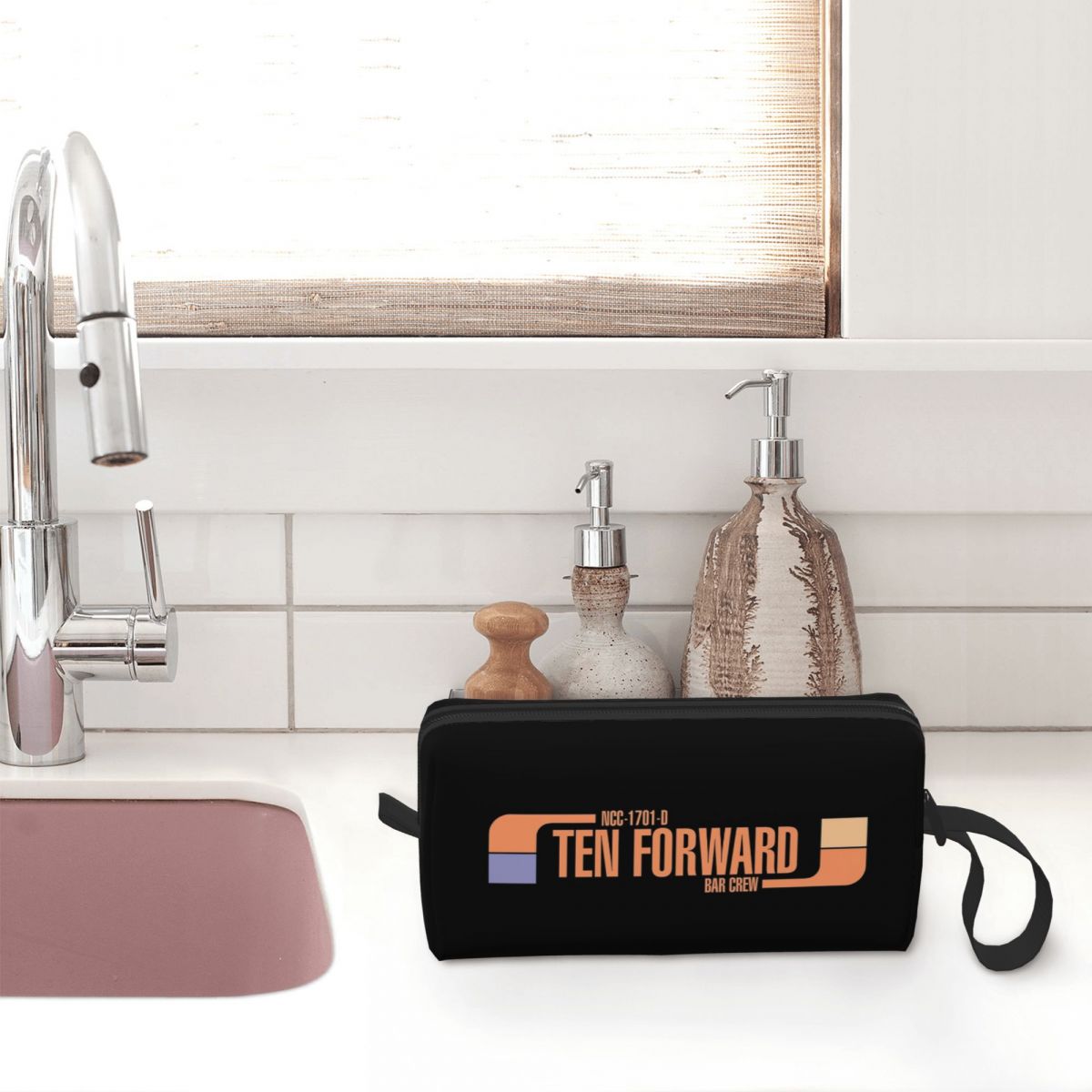 Ten Forward Bar Crew NCC 1701- - огляд і ціна Beauty Makeup Bar